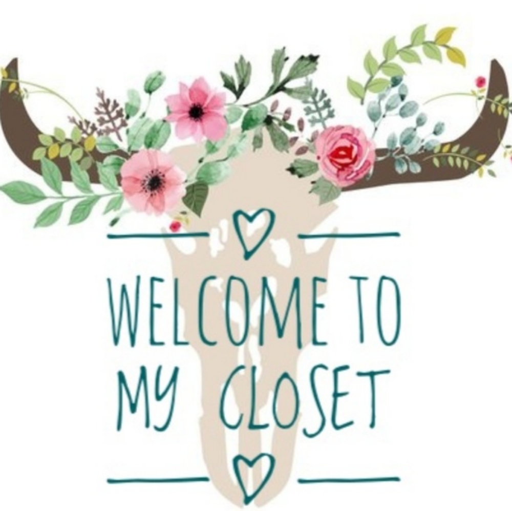 Welcome To My Closet! - Picture 8 of 8